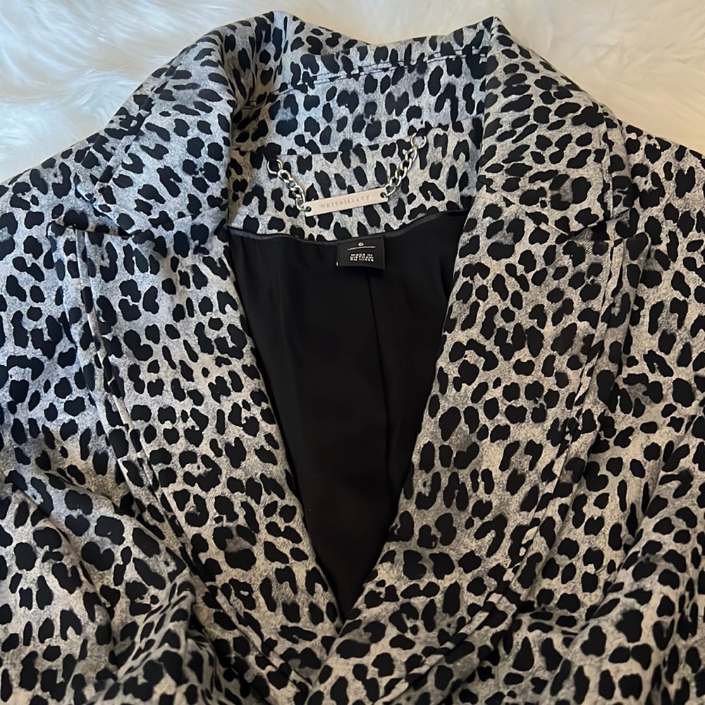 White / Black animal print blazer size 6